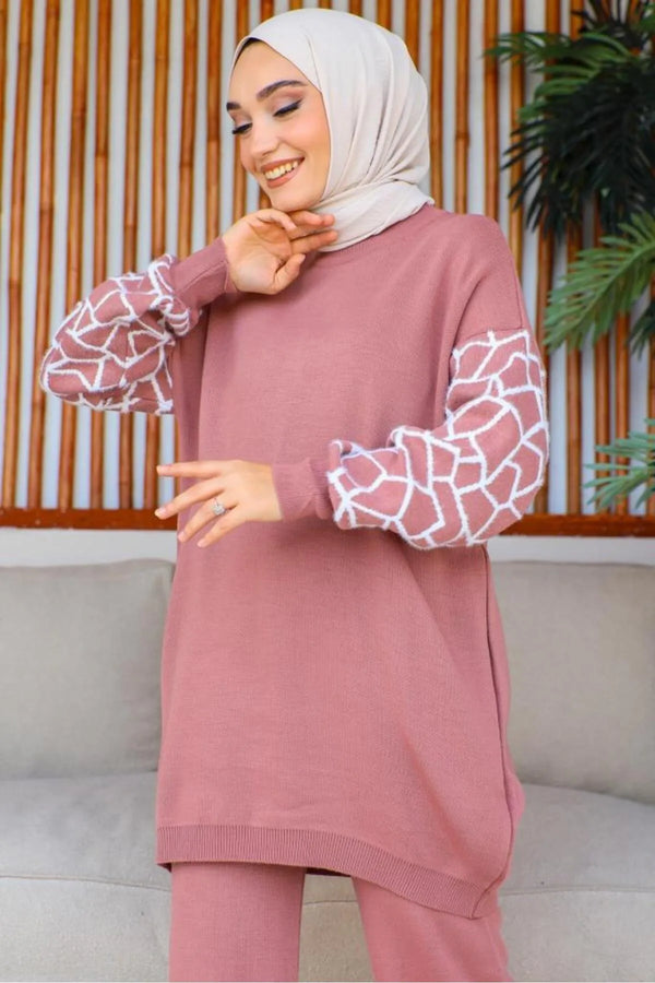 Winter Fleece Fabric Graffe Printed Long Sleeves 2 Pieces Co-Ord Sets For Women - Radish Pink