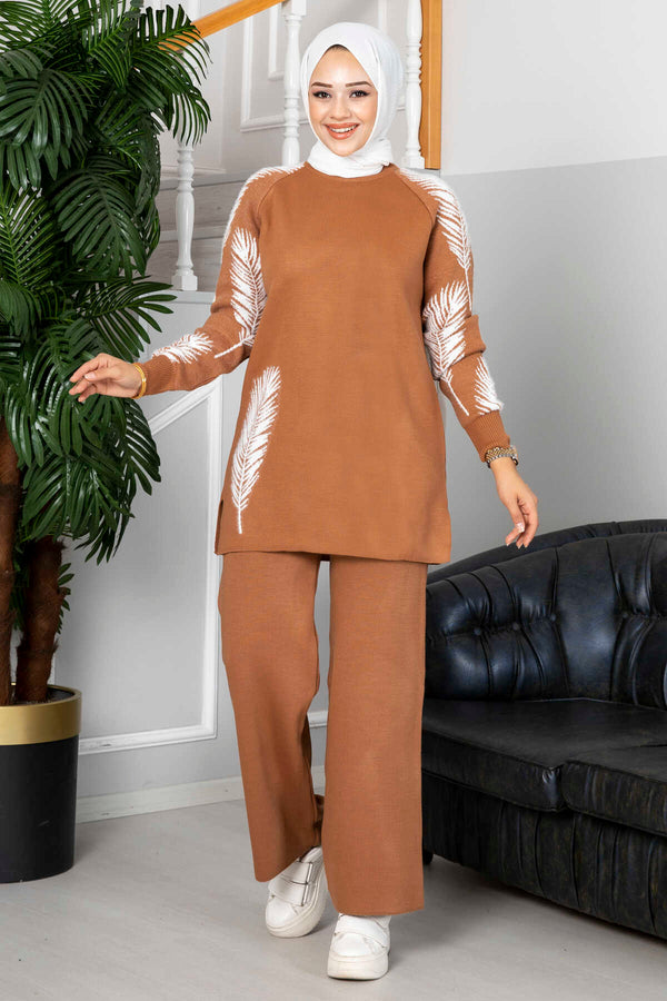 Winter Fleece Fabric Feather Printed Long Sleeves 2 Pieces Co-Ord Sets For Women- Bronze