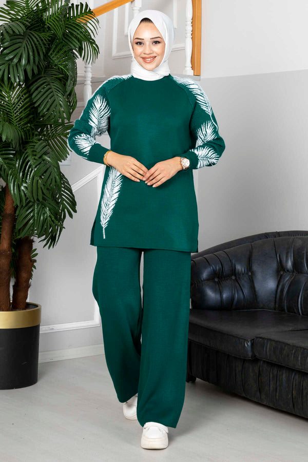 Winter Fleece Fabric Feather Printed Long Sleeves 2 Pieces Co-Ord Sets For Women - Green